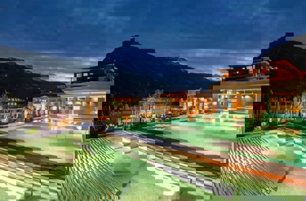 Hotel Waldhof **** - Pool Nacht